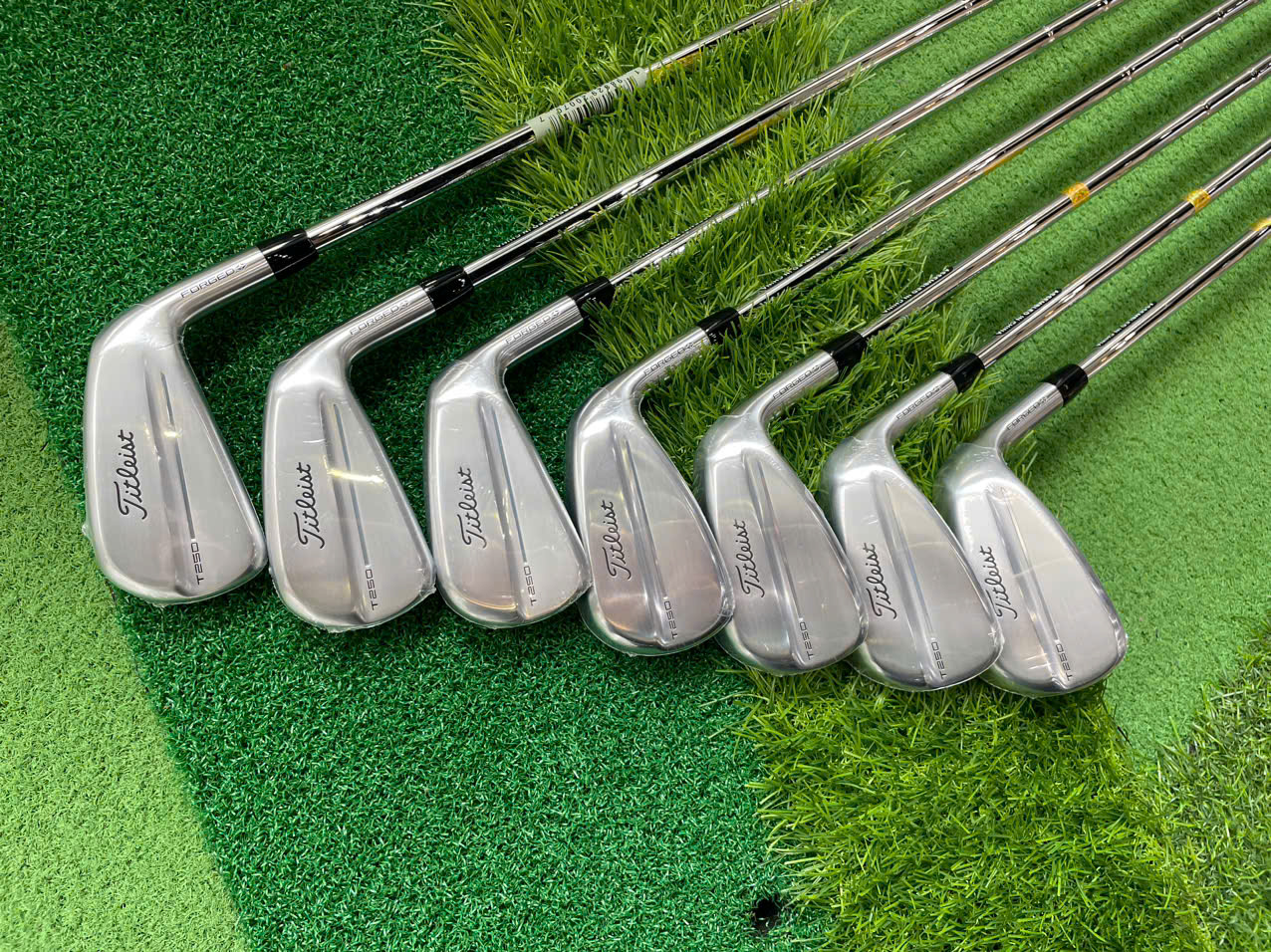 Bộ gậy Titleist T250 N.S.Pro 880R AMC